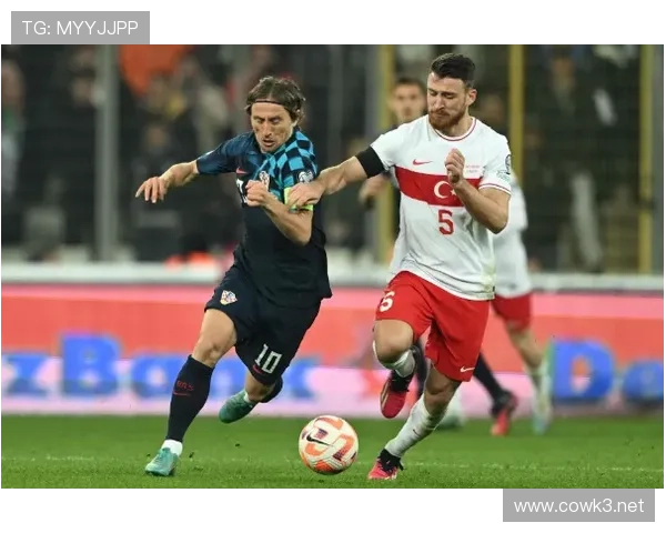 莫德里奇长短传调度与比赛阅读能力解析