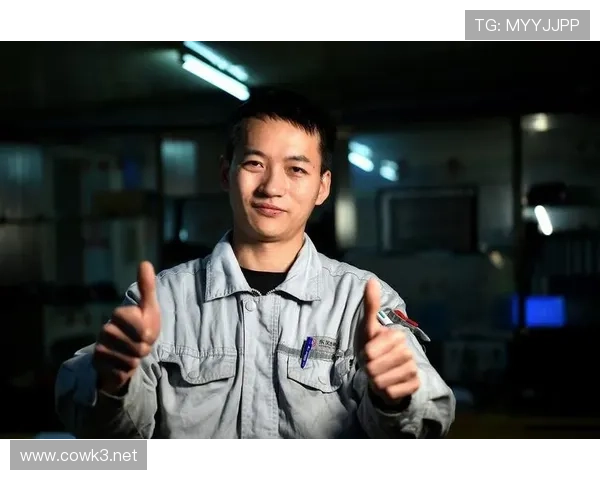 谌利军比赛全身紧绷，跟平时笑脸奶爸真是两个地球的人啊