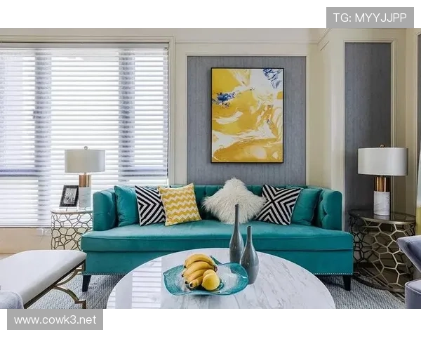 菲利克斯赛场上飒爽，一回家却连个沙发都懒得整理？