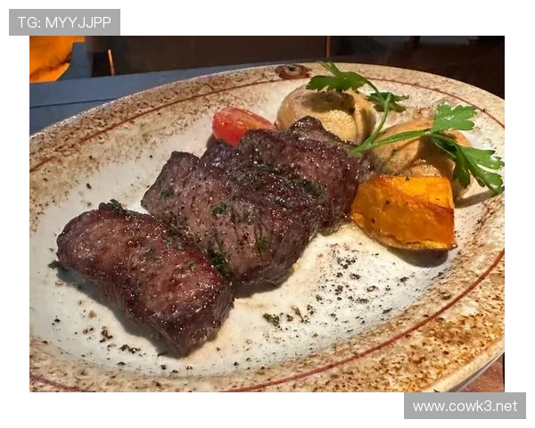 富里睡醒睁眼第一件事是往嘴里塞牛排？